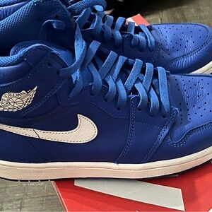 Jordan Men's Blue Sneakers